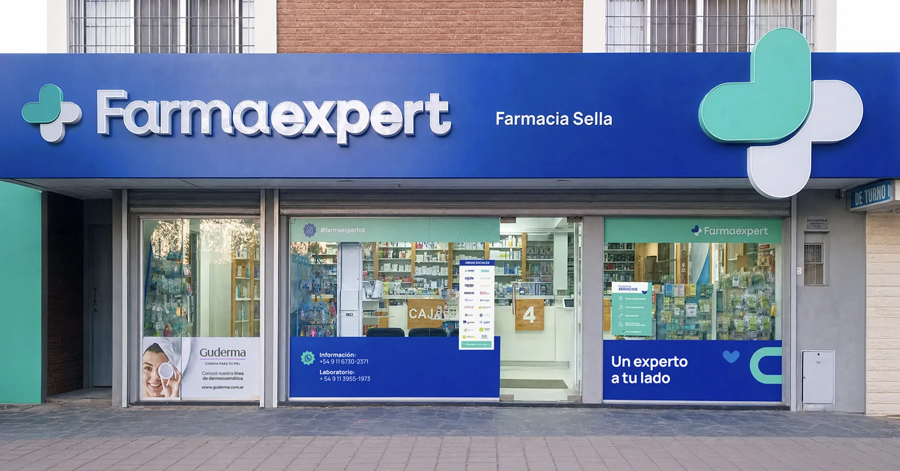 Vidriera de Farmaexpert